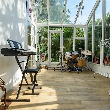 Vakantiehuis Rustgevend Paradijs Aan Het Bos *